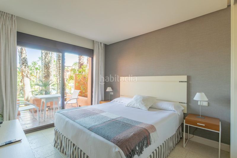 Foto 29f97f37-a230-4387-ba0f-4b5d29a1e239. Apartament amb aparcament piscina a La Barrosa Chiclana de la Frontera