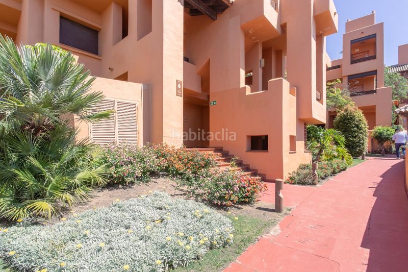 Foto 352c1eb3-1837-466b-84c9-c553452ad0c6. Apartament amb aparcament piscina a La Barrosa Chiclana de la Frontera