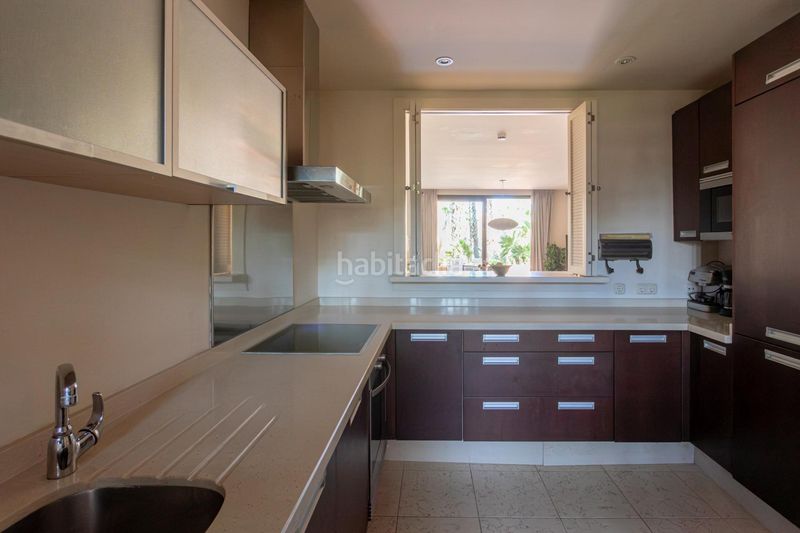 Foto 818a659e-40d2-44f4-8008-0867a49185d8. Apartament amb aparcament piscina a La Barrosa Chiclana de la Frontera