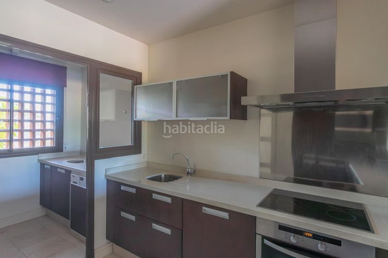 Foto 890b3e89-f88c-4aeb-aa1b-aaa51cef4324. Apartament amb aparcament piscina a La Barrosa Chiclana de la Frontera
