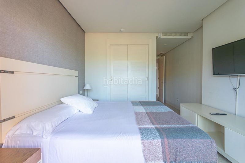 Foto 8cf6db6a-c8e3-49f9-9891-a89e7a88bfc4. Apartament amb aparcament piscina a La Barrosa Chiclana de la Frontera