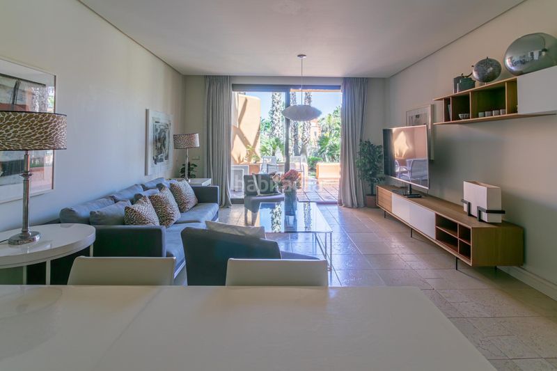 Foto dd875abf-c768-4f26-92c5-3e0e2093bf50. Apartament amb aparcament piscina a La Barrosa Chiclana de la Frontera