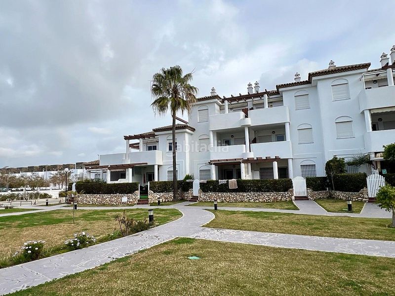 Foto 74b1a4fe-bd28-4851-aa7c-2084c4c6ba4e. Apartament amb aparcament a La Barrosa Chiclana de la Frontera