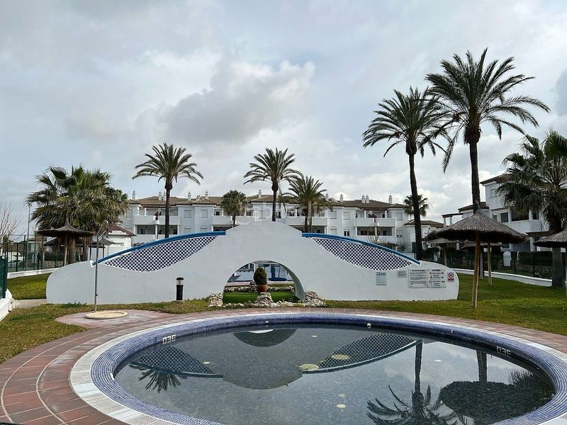 Foto 82a761b7-d87a-4073-9692-97d335e14aa8. Apartament amb aparcament a La Barrosa Chiclana de la Frontera