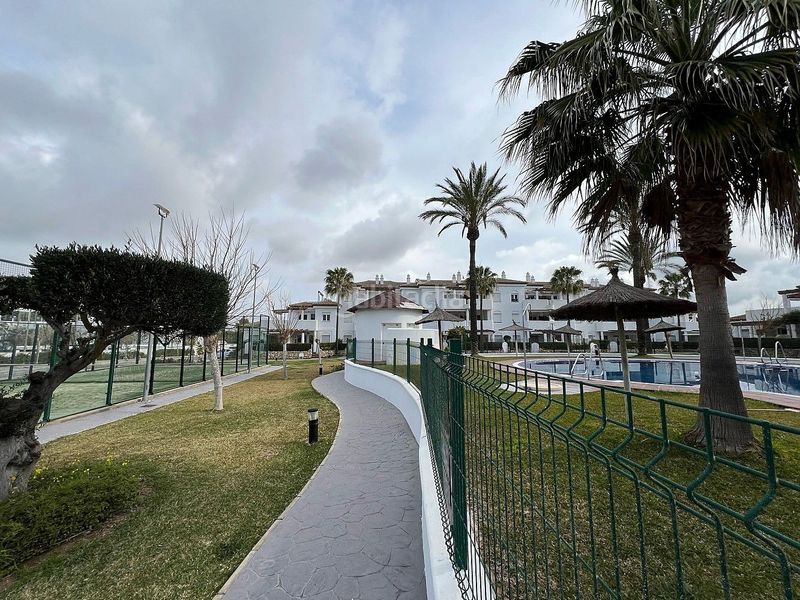 Foto 9a19166d-edf9-414a-a229-387193293e1f. Apartament amb aparcament a La Barrosa Chiclana de la Frontera
