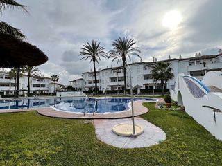 Apartament  Avenida de la barrosa. Apartamento