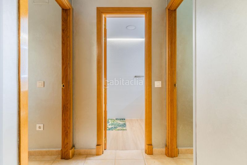 Foto 121c19f9-2bf5-40c2-8b75-5ac66a2b7518. Apartament amb aparcament piscina a La Barrosa Chiclana de la Frontera