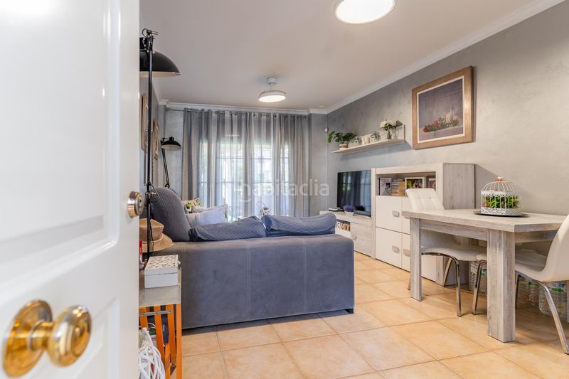 Foto 41b49ebb-d75a-4d5c-9f60-e5ee99f5529f. Apartament amb aparcament piscina a La Barrosa Chiclana de la Frontera
