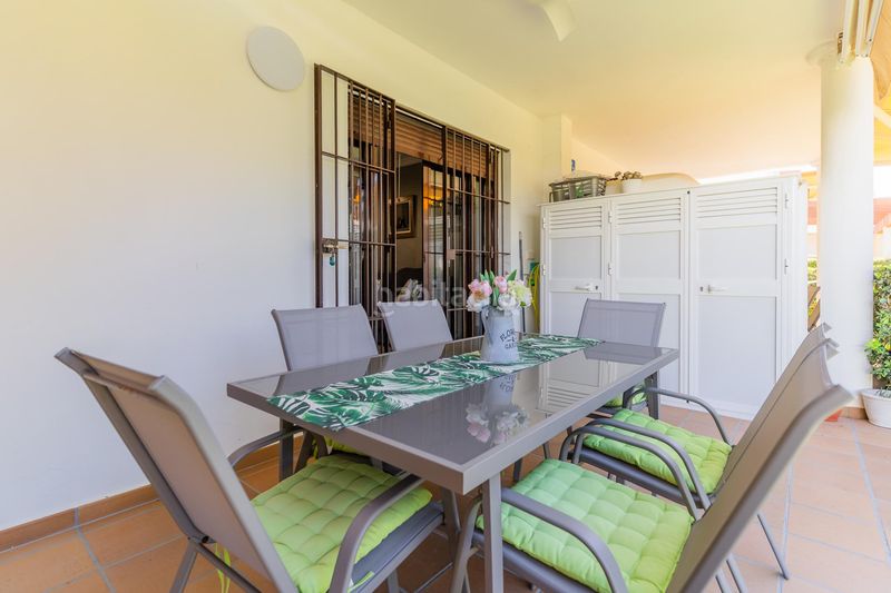 Foto 55c92411-b785-4eac-b160-4a7395ed48b3. Apartament amb aparcament piscina a La Barrosa Chiclana de la Frontera