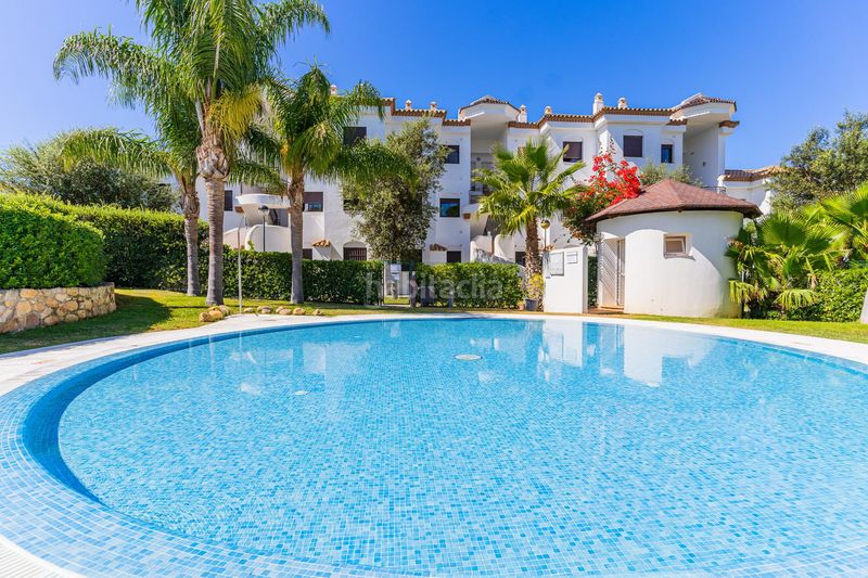 Foto 5b7d0c35-d7bc-4cb3-9e8d-506663fcf5e0. Apartament amb aparcament piscina a La Barrosa Chiclana de la Frontera