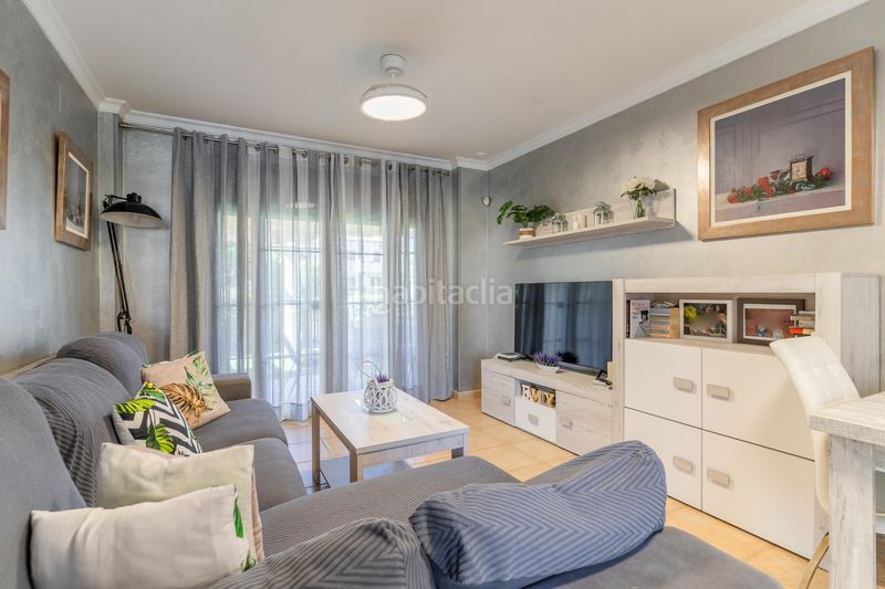 Foto 73a25f44-2a7f-40a9-bdfc-bc8d9a6d568b. Apartament amb aparcament piscina a La Barrosa Chiclana de la Frontera