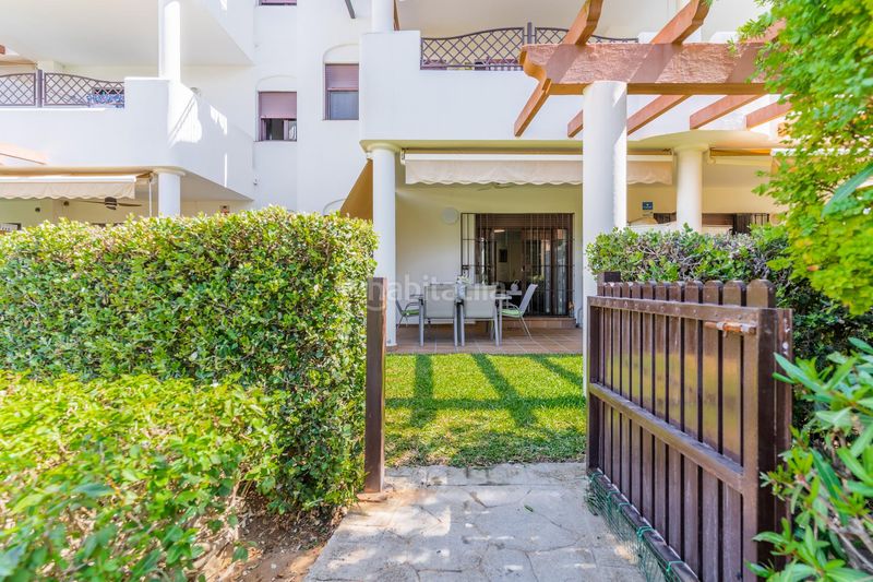 Foto a3245582-c44c-429b-b58a-d5f21f3cb8e5. Apartament amb aparcament piscina a La Barrosa Chiclana de la Frontera
