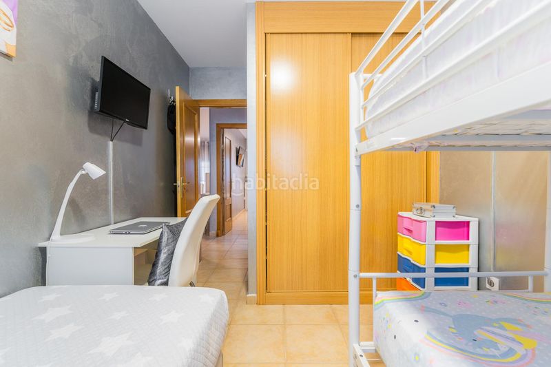 Foto e9f5c124-e2e2-412e-9d6a-0a0ea637b104. Apartament amb aparcament piscina a La Barrosa Chiclana de la Frontera