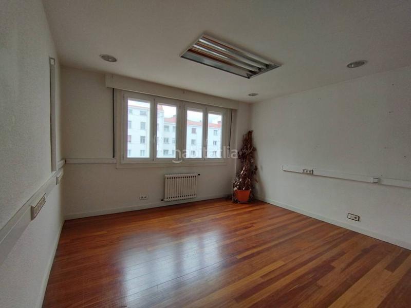 Foto 34469bbc-1a33-448f-b0d4-c02fed77bd0b. Location bureau avec chauffage dans Sabino Arana-Jesuitas Bilbao