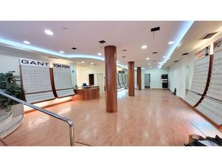 Local commercial  Cardenal gardoqui. Local en venta en abando, zona corte ingles