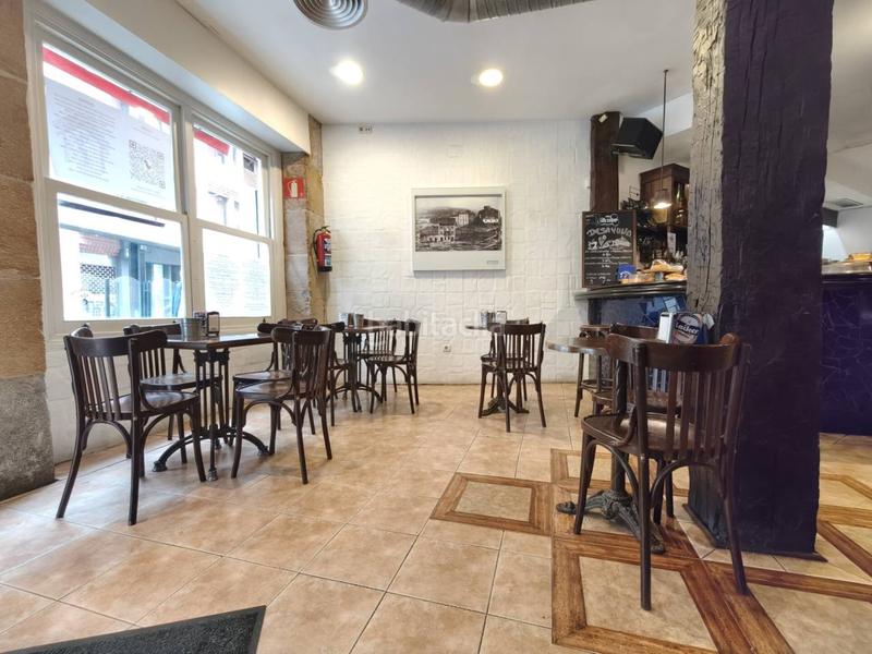 Foto 29aa0bc1-9ef9-40c0-b539-78e684c19715. Local comercial venta de bar restaurante abandoibarra en Bilbao