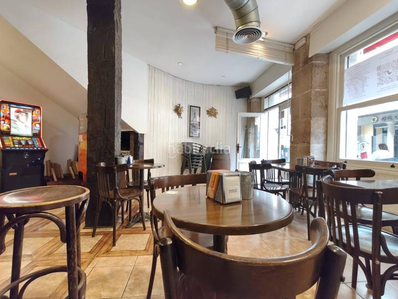 Foto aa5c6f6e-e506-45f1-bf51-4980ff27f534. Local comercial venta de bar restaurante abandoibarra en Bilbao