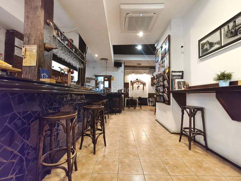 Foto c7bf432b-a2e6-40a5-97f4-c894d9413191. Local comercial venta de bar restaurante abandoibarra en Bilbao