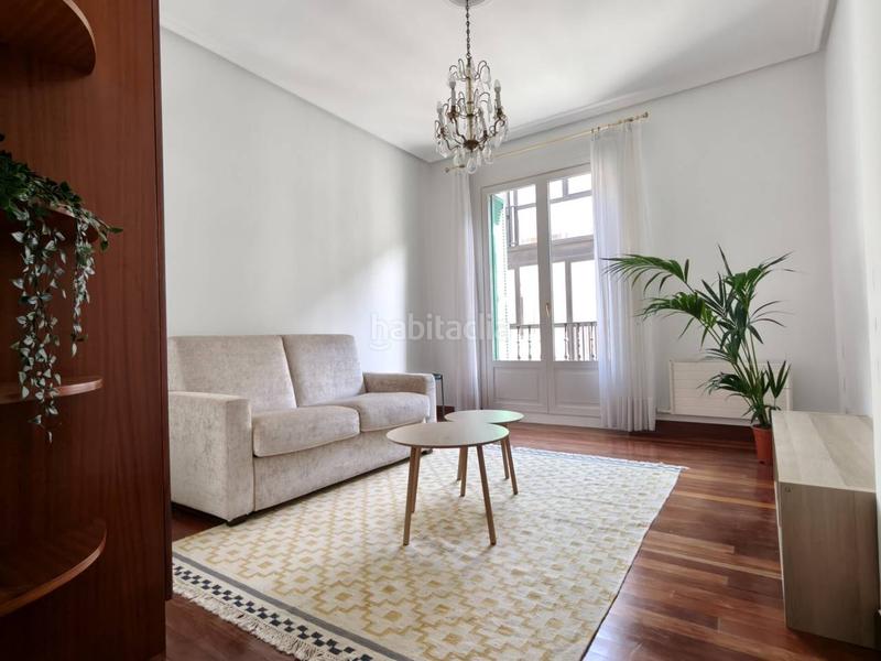 Foto f459bbcc-b05c-4bec-8a63-f9425ea6b911. Miete etagenwohnung mit heizung in Casco Viejo Bilbao