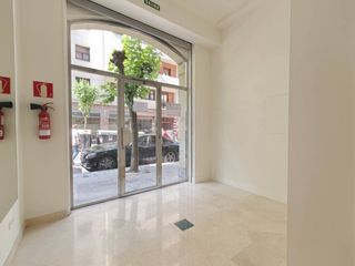 Lloguer Local Comercial  Calle licencido poza. Alquiler de local comercial en bilbao  indautxu