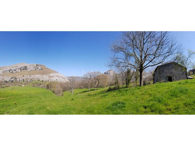 Foto dede7b7a-2239-496d-bdd2-23a1afb39f58. Finca rústica a Ruesga