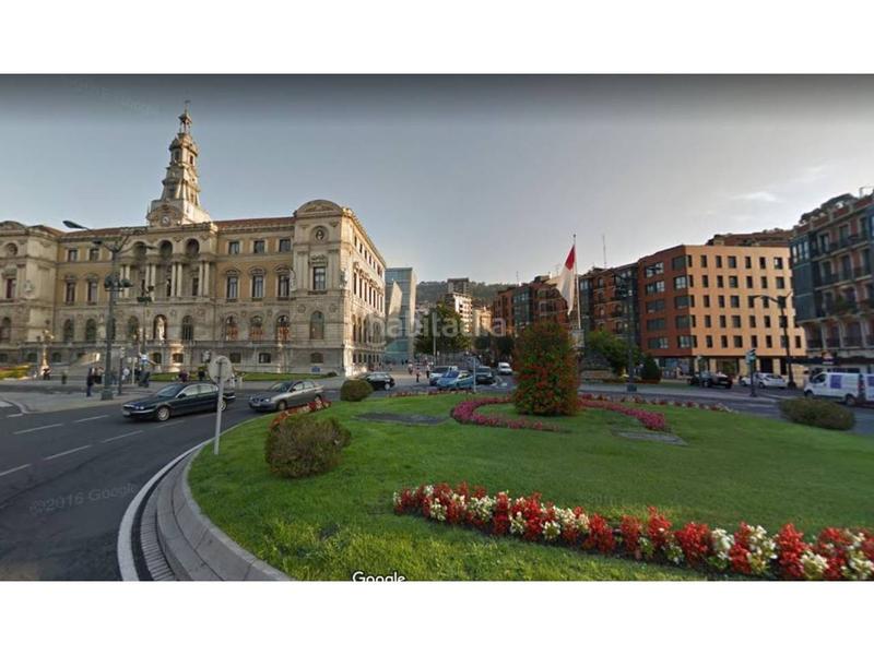 Foto ecc158fc-b167-4924-b964-6e9c3560f6ab. Alquiler local comercial  en alquiler junto ayuntamiento en Bilbao