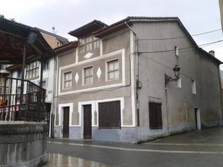 Casa a Ramales de la Victoria. Casa en venta de tres plantas para reformar