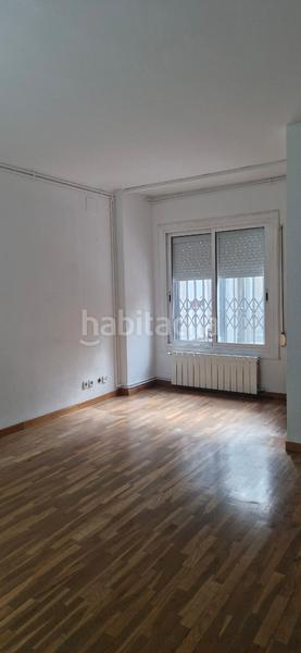 Foto 57bf2484-ce87-4a04-96e6-480cf0b03b5a. Location appartement dans carrer d'andrea dòria 53 dans Barcelona