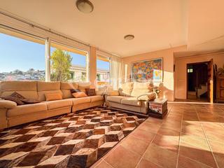 Xalet a Residencial Blanes - Vistamar. Comodidad, sol y piscina