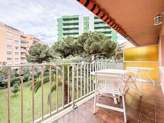 Flat  Josep trueta. Luz y playa