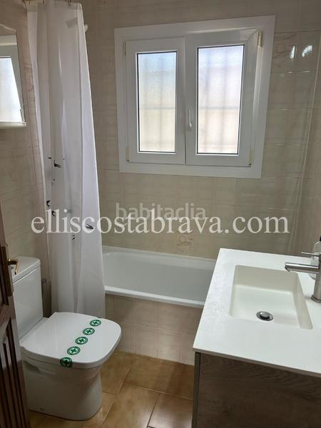 Foto 4b28381b-f908-4033-9ba7-63ca0d635f77. Haus mit kamin heizung pool in Riells Escala (L´)