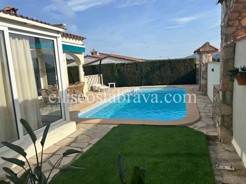 Foto bc792c19-28c4-486f-890d-b89dab77bb4a. Haus mit kamin heizung pool in Riells Escala (L´)