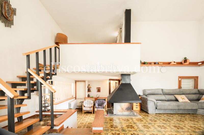 Foto 1da7b109-17de-4e30-8ee7-e2668829b590. Casa amb xemeneia calefacció aparcament piscina a Escala (L´)