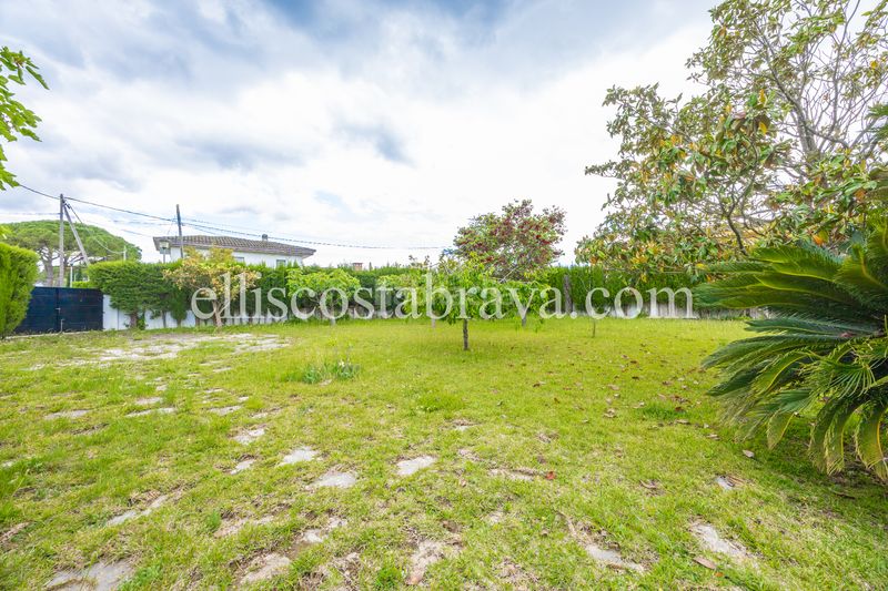 Foto 5c18daba-3a40-435e-8bbb-af5c3530b803. Casa amb xemeneia calefacció aparcament piscina a Escala (L´)