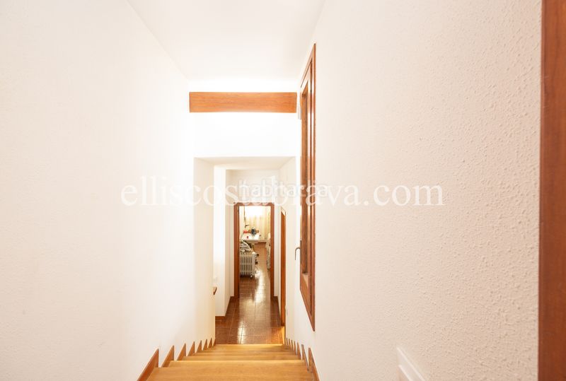 Foto 6ccc8a0c-00c2-474c-9633-2ad968406691. Casa amb xemeneia calefacció aparcament piscina a Escala (L´)
