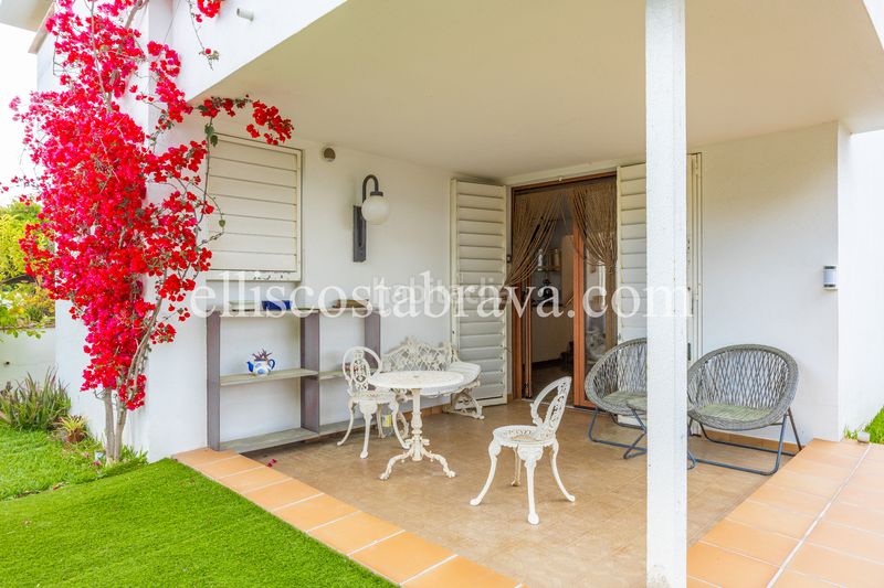 Foto 819f4a16-29c5-46e9-b872-6c7d8814ba69. Casa amb xemeneia calefacció aparcament piscina a Escala (L´)
