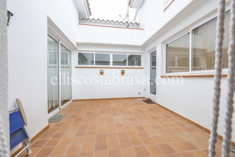 Foto a299b08c-cc75-492c-b810-3b78660b0cf1. Casa amb xemeneia calefacció aparcament piscina a Escala (L´)