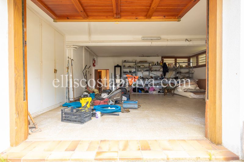 Foto a62cbabb-3e7a-4438-99be-496473126443. Casa amb xemeneia calefacció aparcament piscina a Escala (L´)