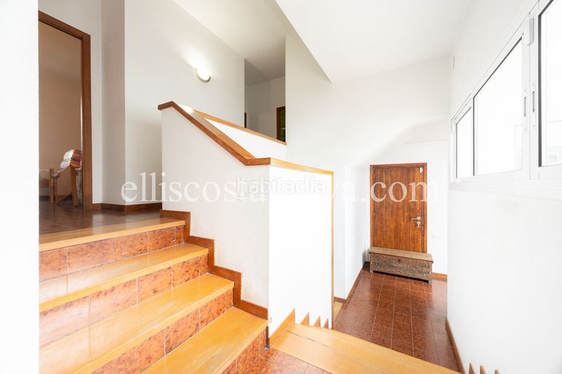 Foto cf965963-89b2-4ad2-9d60-f1a63a295fac. Casa amb xemeneia calefacció aparcament piscina a Escala (L´)