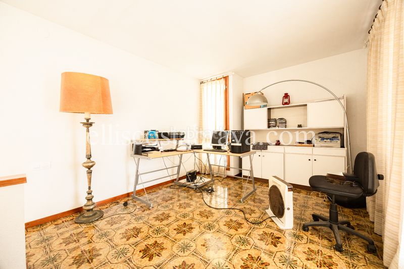 Foto cfbbede2-9a17-41cc-9e7e-422fe3de7b2e. Casa amb xemeneia calefacció aparcament piscina a Escala (L´)