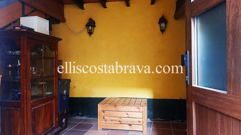 Foto dac71438-6664-4e55-aecb-7e3be2eccc0f. Casa adossada amb xemeneia a Albons