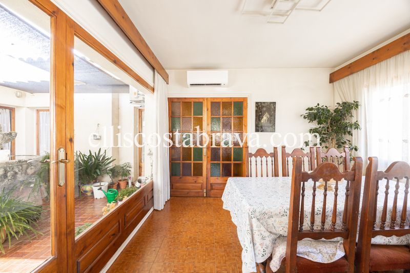 Foto 076e8446-795d-42af-9590-152796536e73. Casa amb xemeneia a Eixample Residencial Escala (L´)