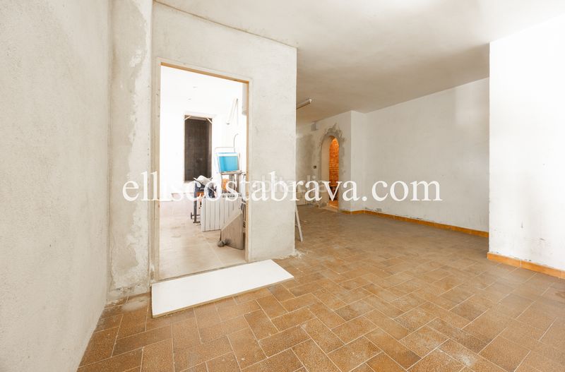 Foto 6762f9ca-376a-4f12-8eb9-7a826a4b1358. Casa amb xemeneia a Eixample Residencial Escala (L´)