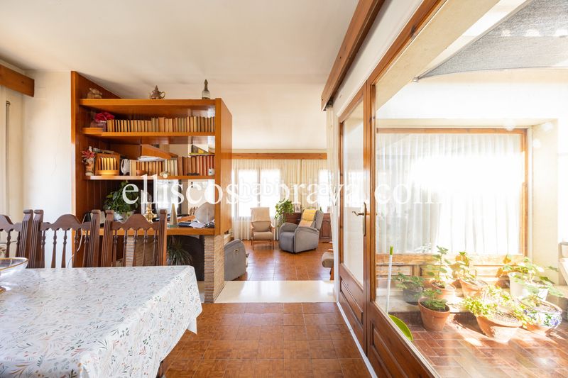 Foto 85233106-62a5-4fe8-b4da-cae6cf4155bc. Casa amb xemeneia a Eixample Residencial Escala (L´)