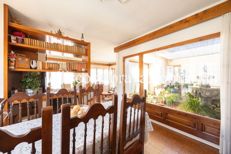 Foto c4c21b71-3eea-4a3e-8504-c29e935d0c8b. Casa amb xemeneia a Eixample Residencial Escala (L´)