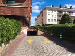 Car parking in Nafarroa Kalea 19