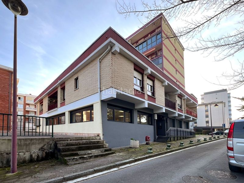 Foto 12987ab2-4a52-45e3-b885-228e3caea861. Local comercial en etxepare 6 en Zarautz