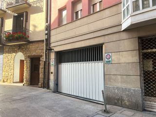 Rent Car parking in Zarautz. Garaje en el centro de zarautz