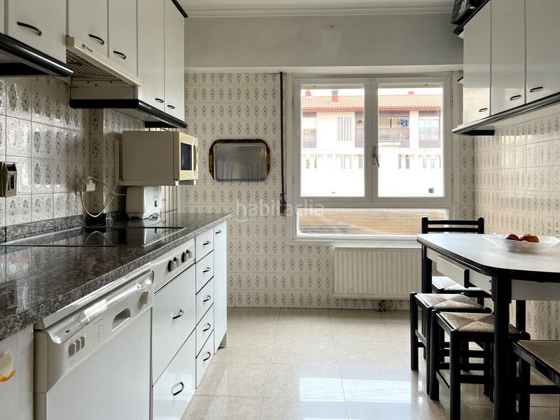 Foto 4a011b3a-1b57-4964-b3ab-9e74ca1d46fc. Pis a Zarautz