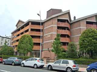 Miete Autoparkplatz in Nafarroa kalea 9. Urbanización muskaria